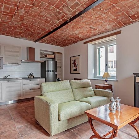 Modern Farmhouse Apartment Montabone Bagian luar foto