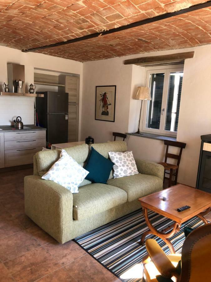 Modern Farmhouse Apartment Montabone Bagian luar foto